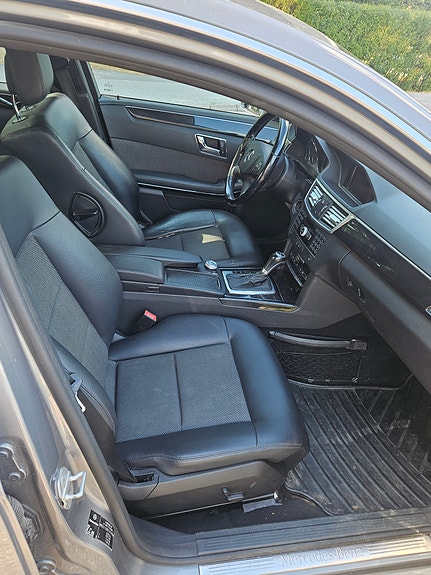 Mercedes-Benz E220 19 of 20