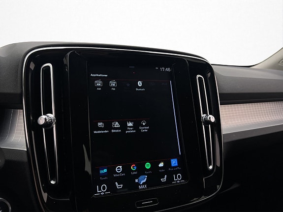 Volvo XC40 27 of 30