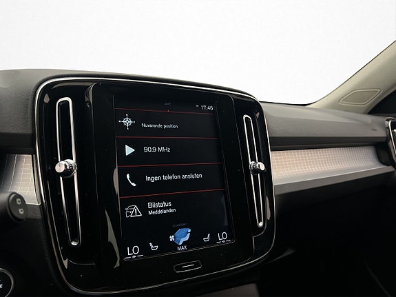 Volvo XC40 23 of 30