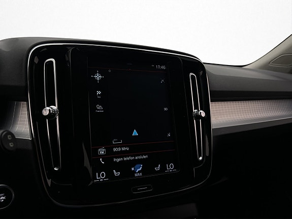 Volvo XC40 24 of 30