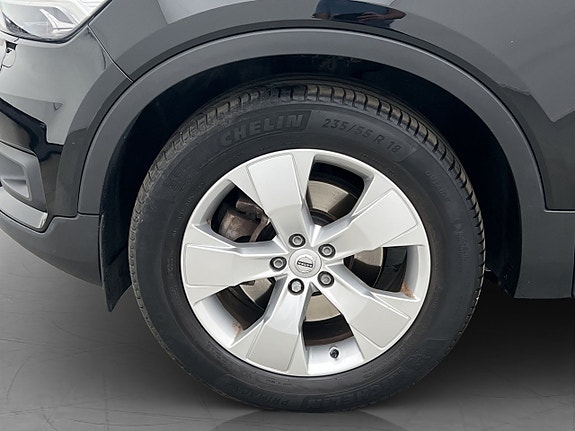Volvo XC40 10 of 30