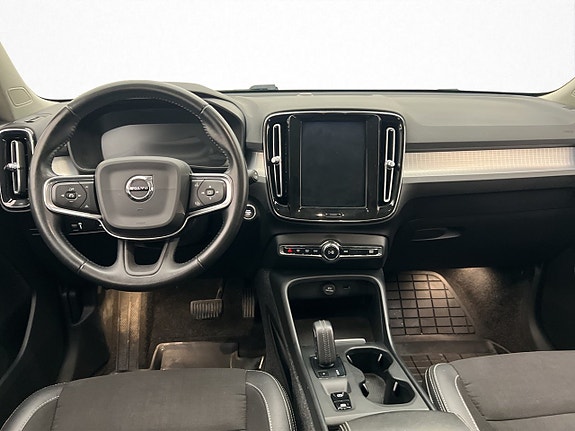 Volvo XC40 19 of 30