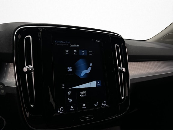 Volvo XC40 25 of 30