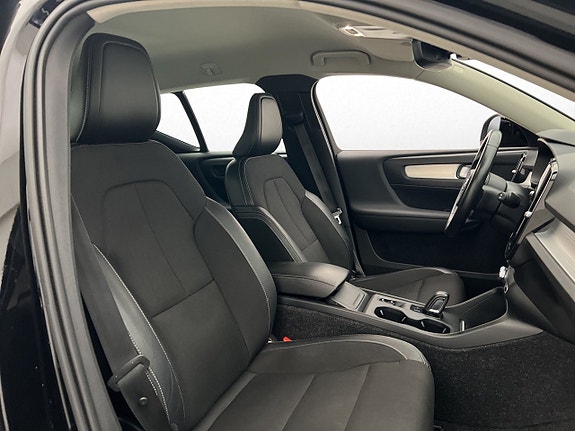 Volvo XC40 14 of 30