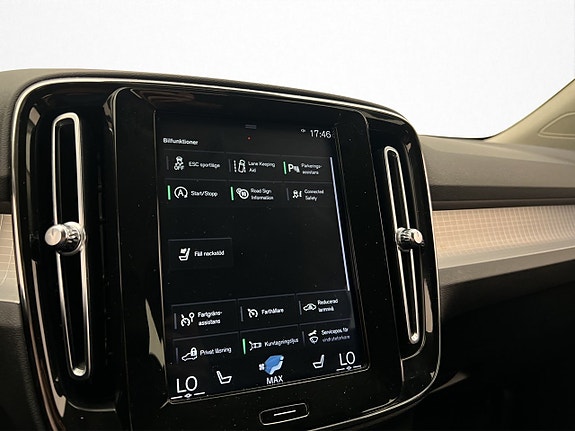 Volvo XC40 26 of 30