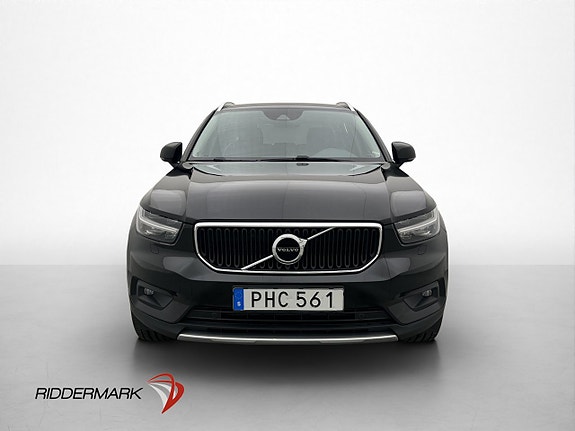 Volvo XC40 2 of 30