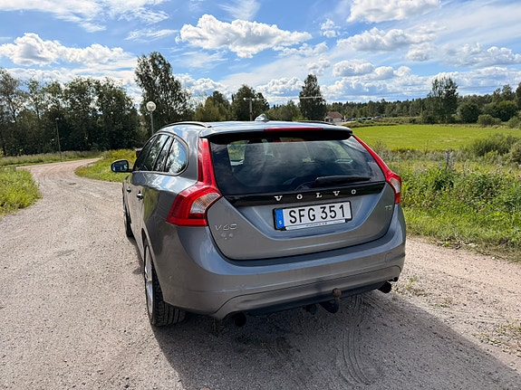 Volvo V60 4 of 9