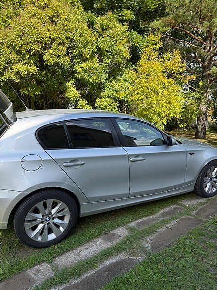 BMW 118d 4 of 8