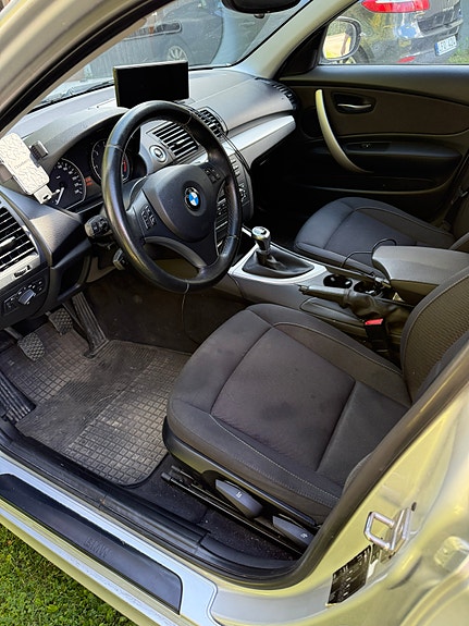 BMW 118d 5 of 8