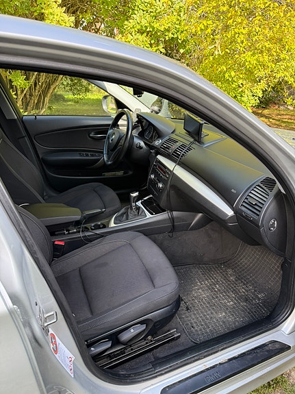 BMW 118d 6 of 8