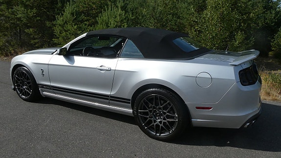 Ford Mustang 3 of 19
