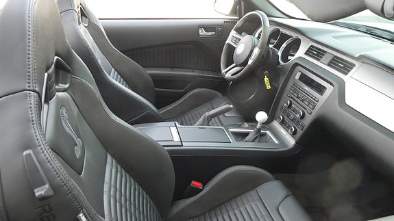 Ford Mustang 8 of 19
