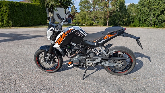 KTM 125 Duke 4 of 5