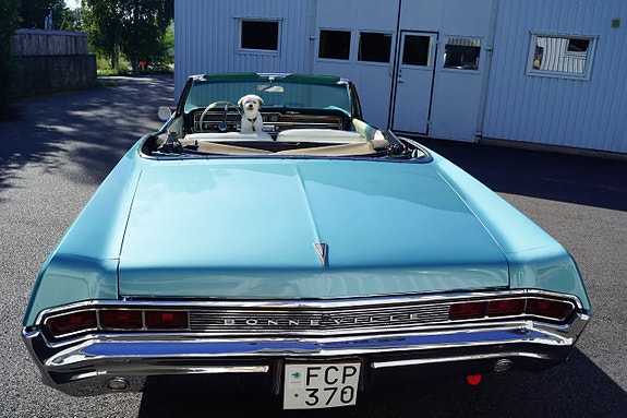 Pontiac Bonneville 8 of 21