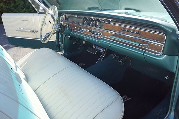 Pontiac Bonneville 17 of 21