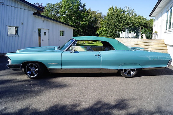 Pontiac Bonneville 10 of 21