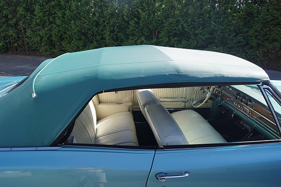 Pontiac Bonneville 12 of 21