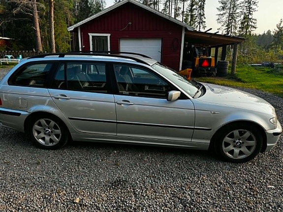 BMW 318i 2 of 5