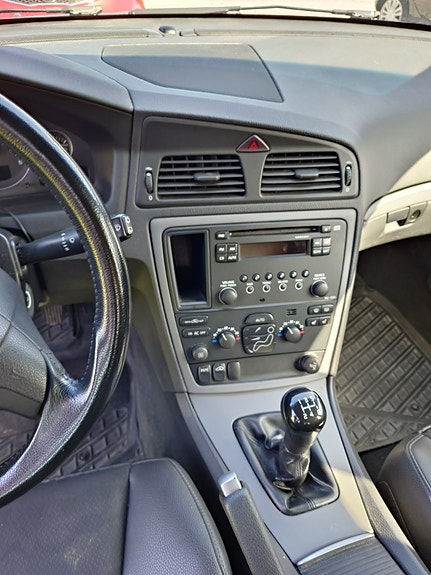 Volvo V70 4 of 6