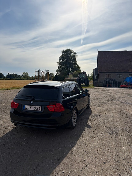 BMW 320d 4 of 8
