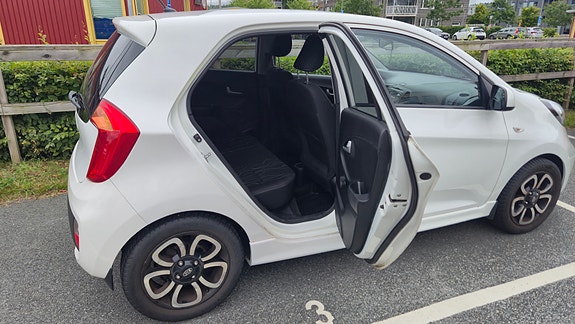 Kia Picanto 18 of 18