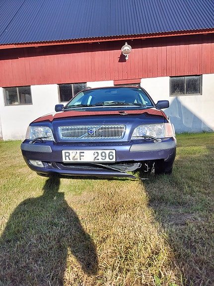 Volvo V40 3 of 6