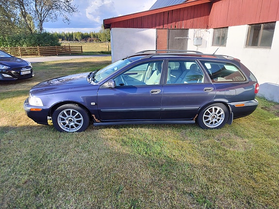 Volvo V40 5 of 6