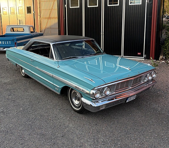 Ford Galaxie 2 of 6