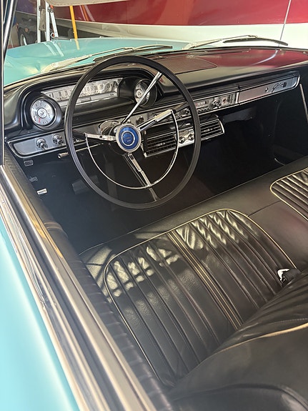 Ford Galaxie 3 of 6