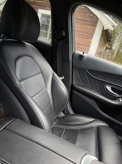 Mercedes-Benz C220 10 of 14