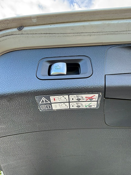 Mercedes-Benz C220 5 of 14