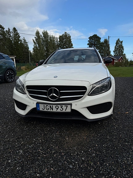 Mercedes-Benz C220 4 of 14