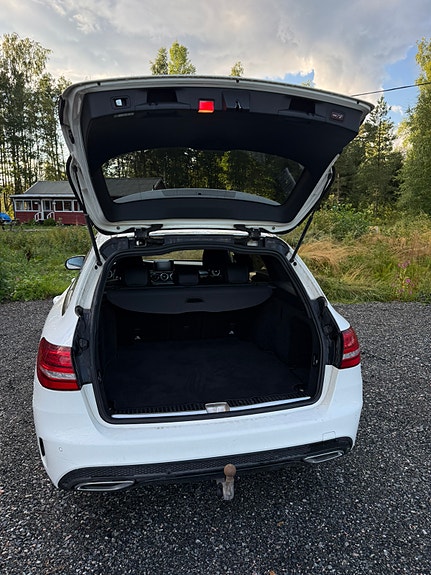 Mercedes-Benz C220 14 of 14