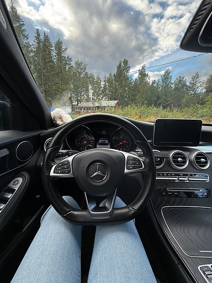 Mercedes-Benz C220 7 of 14