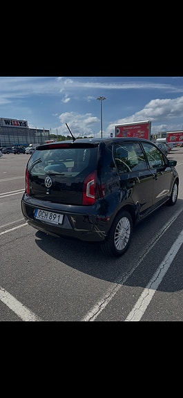 Volkswagen UP! 3 of 6