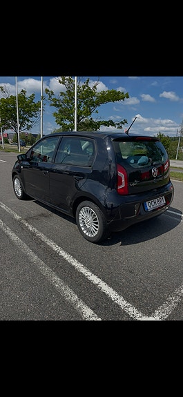 Volkswagen UP! 4 of 6
