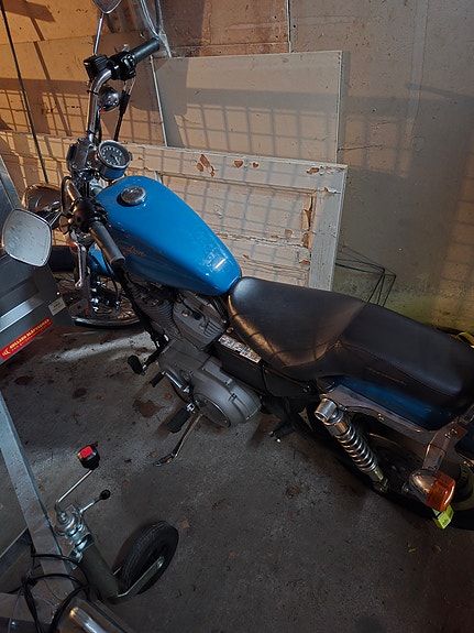Harley-Davidson Sportster XL53C 2 of 3