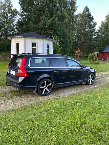 Volvo V70 6 of 8