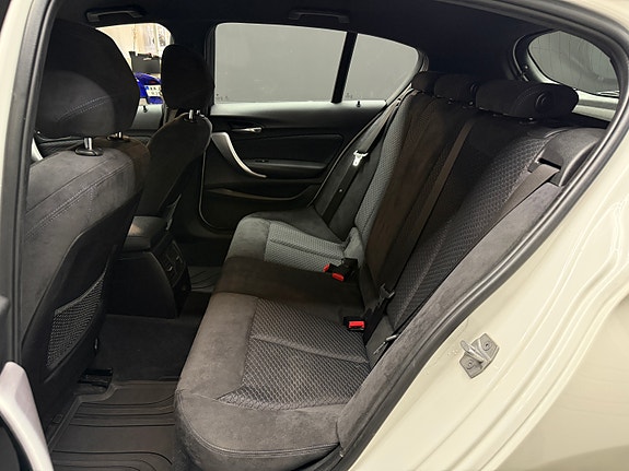 BMW 118d 5 of 15
