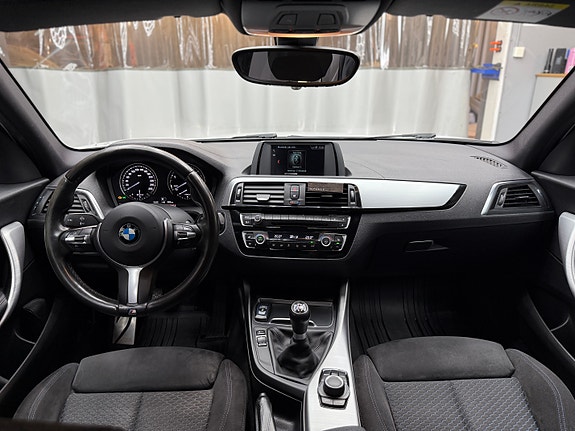 BMW 118d 6 of 15
