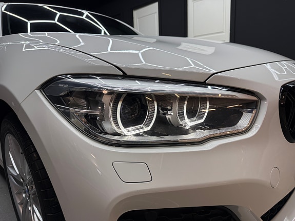 BMW 118d 14 of 15