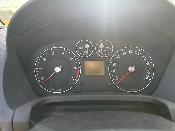 Ford Fiesta 4 of 6