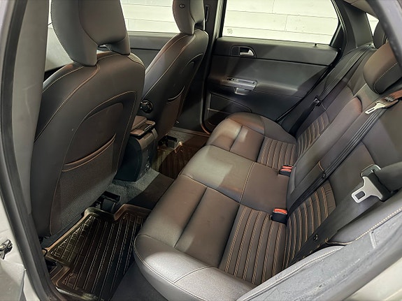 Volvo S40 8 of 9