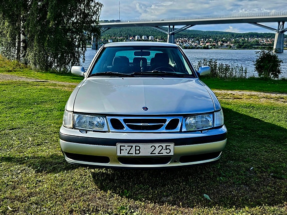 Saab 9-3 2 of 7
