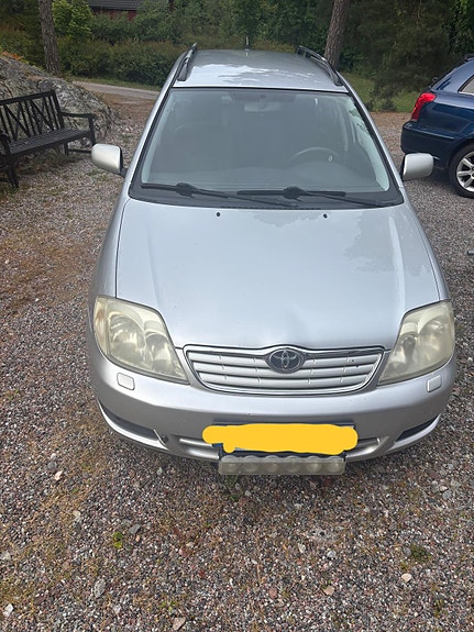 Toyota Corolla 2 of 2