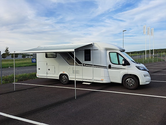 Knaus Sky TI Platinum Selection 700 MEG 2 of 19