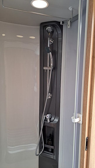 Knaus Sky TI Platinum Selection 700 MEG 15 of 19