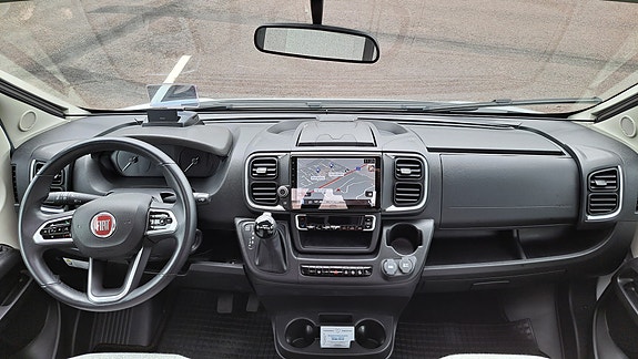 Knaus Sky TI Platinum Selection 700 MEG 8 of 19