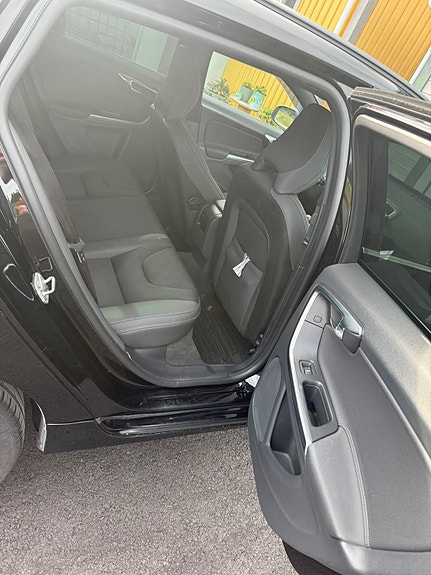 Volvo V60 8 of 9