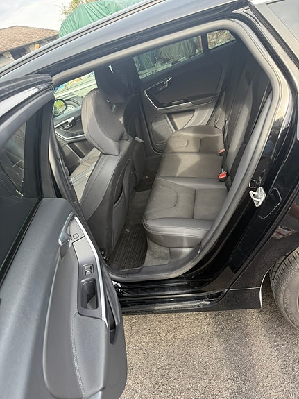 Volvo V60 7 of 9